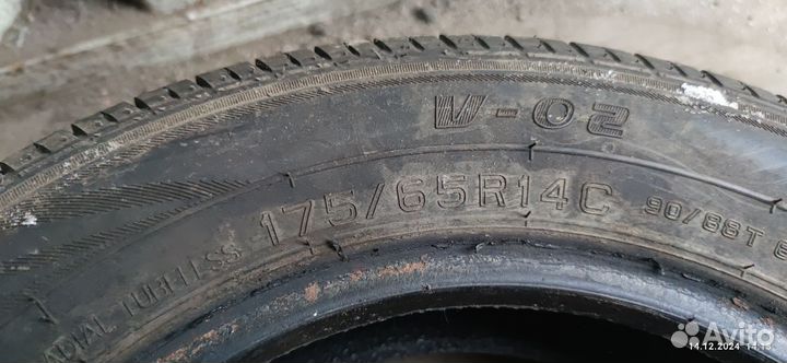 Ovation V-02 175/65 R14C 90T