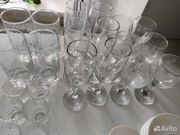 Бокалы и чайный сервиз, б/у
