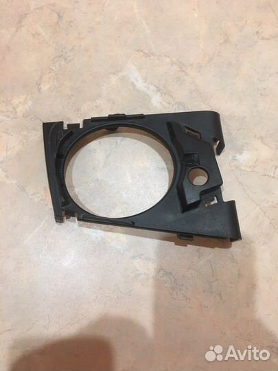 Решотка радиатора центальная Рено меган экстрим