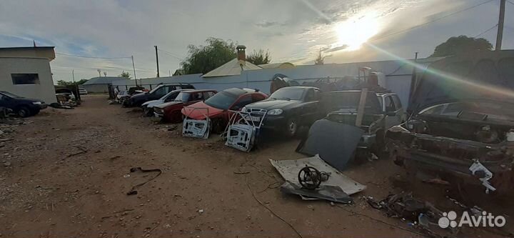 Блок в сборе hyundai лантра 1.8 G4GR