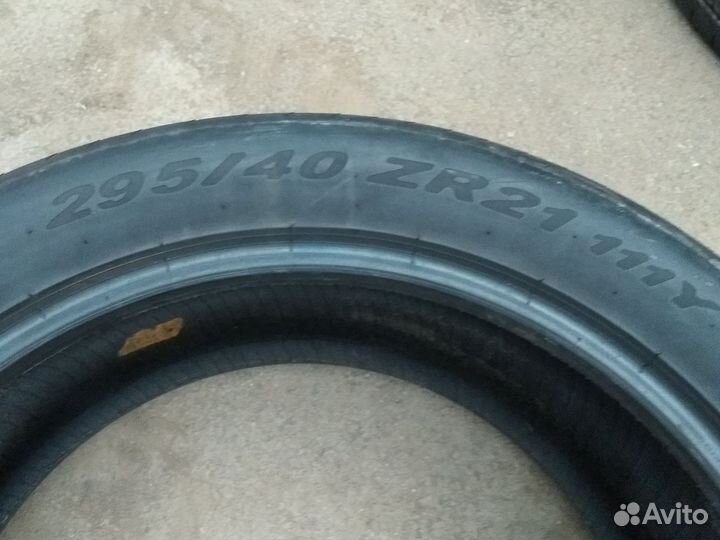 Pirelli P Zero 295/40 R21 111Y