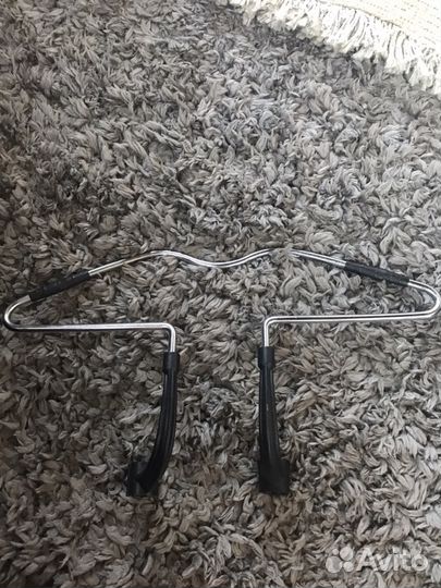 Вешалка-плечики для авто универсальный