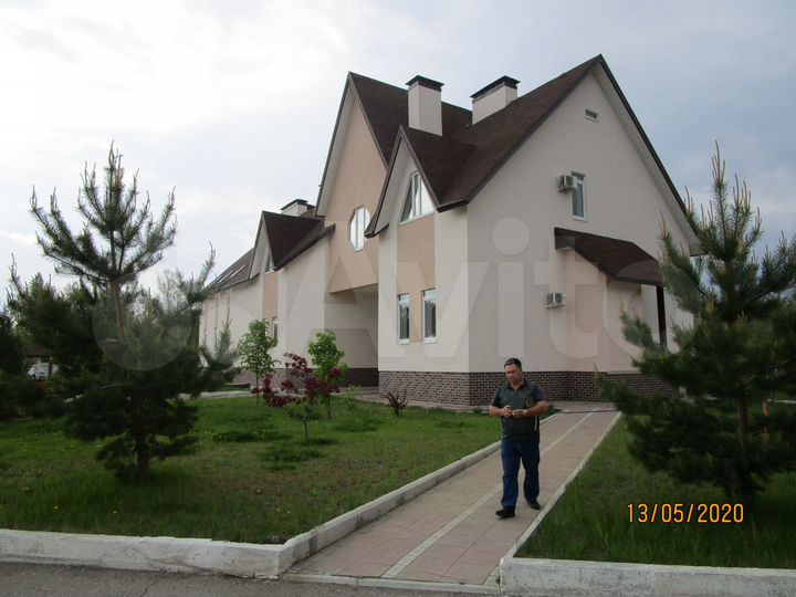 Дом 565,8 м² на участке 3,8 сот.