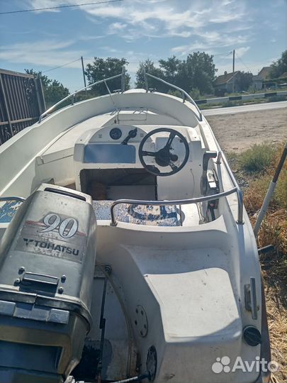 Катер с мотором