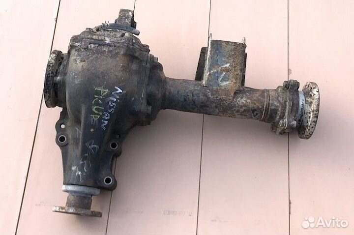 Ниссан PickUp Редуктор передний
