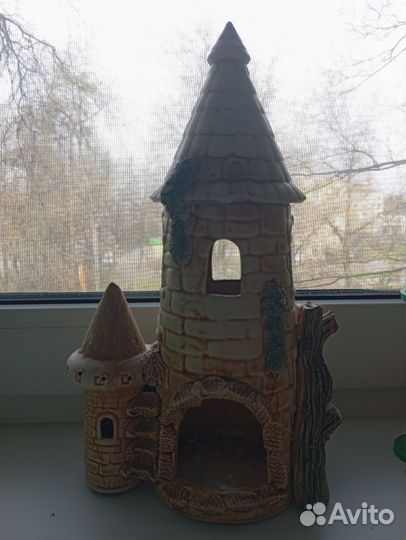 Замок для аквариума