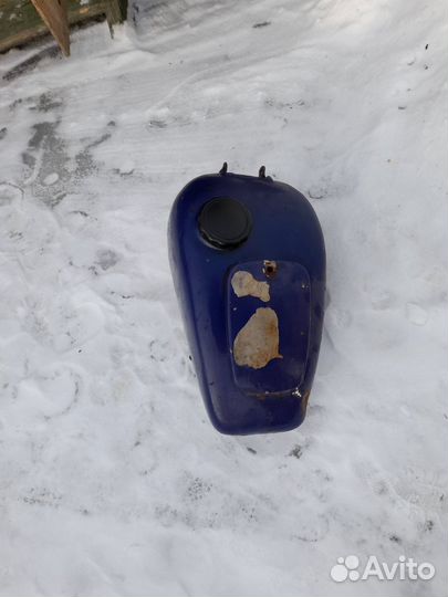 Бензобак на мотоцикл