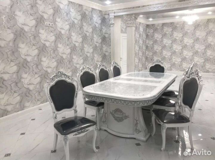 Столы и стулья