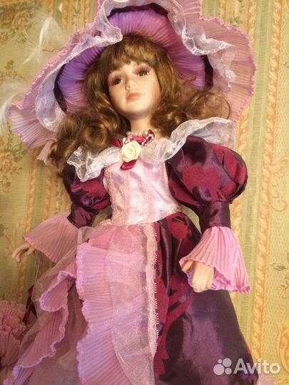 Кукла фарфоровая коллекционная