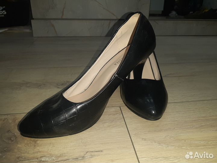 Туфли женские 38 размер черные