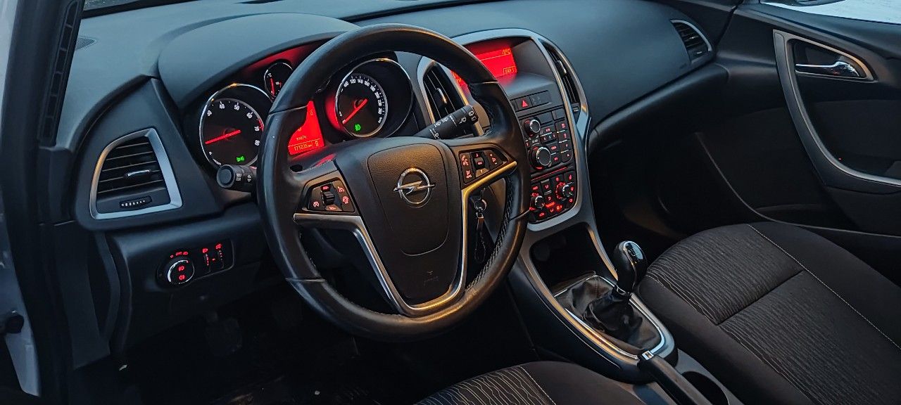 Opel Astra: фото владельца