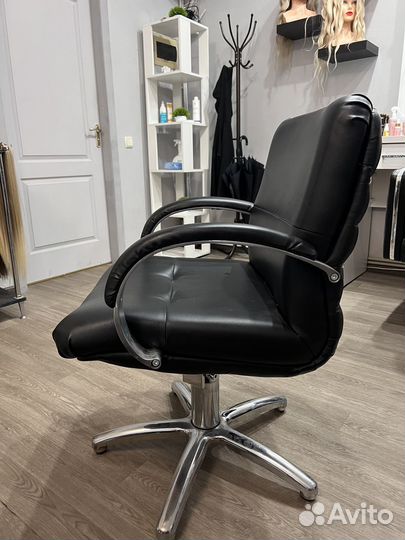 Парикмахерское кресло