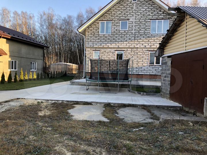 Дом 194 м² на участке 11,5 сот.