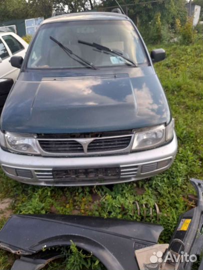 Mitsubishi Space Wagon бензин