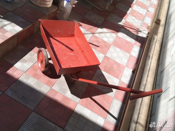 Тачка строительная