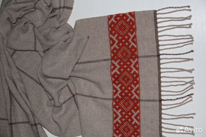 Дизайнерский домотканый палантин