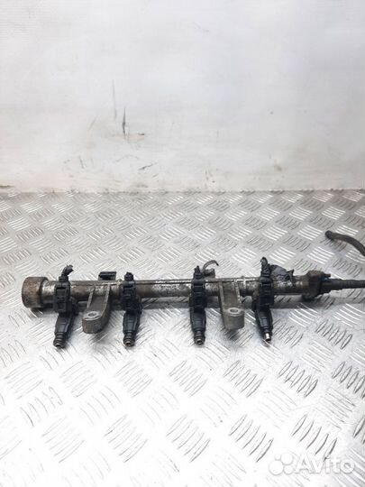 Топливная рампа Hyundai Getz хэтчбэк 1.4 G4EA 2005