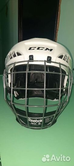Хоккейный шлем