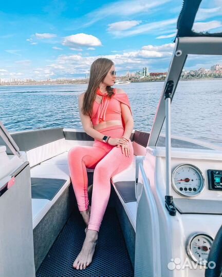 Прогулки на катере, аренда катера, прокат