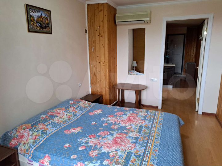 Комната 17 м² в 3-к., 2/2 эт.