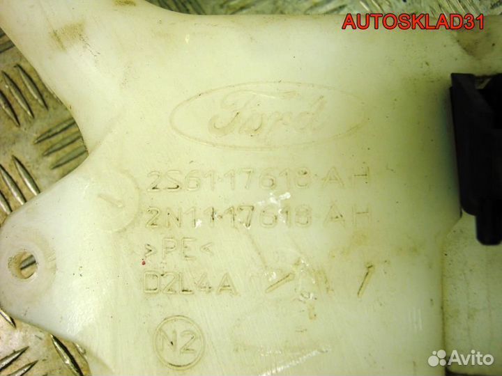 Бачок омывателя лобового стекла Ford Fiesta