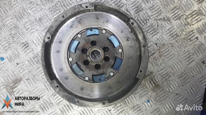 Маховик Volkswagen Amarok 2012
