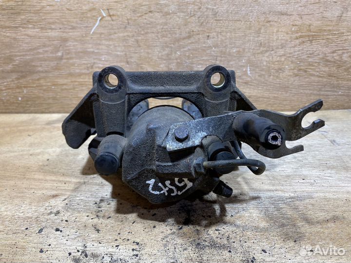 Суппорт передний правый Volkswagen Passat B5+ S70