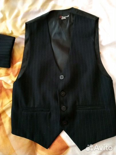 Школьный костюм (пиджак и жилет)