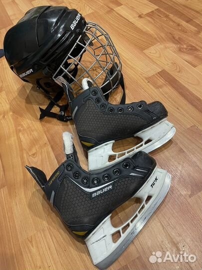 Хоккейная форма,нагрудник,шлем,коньки детские