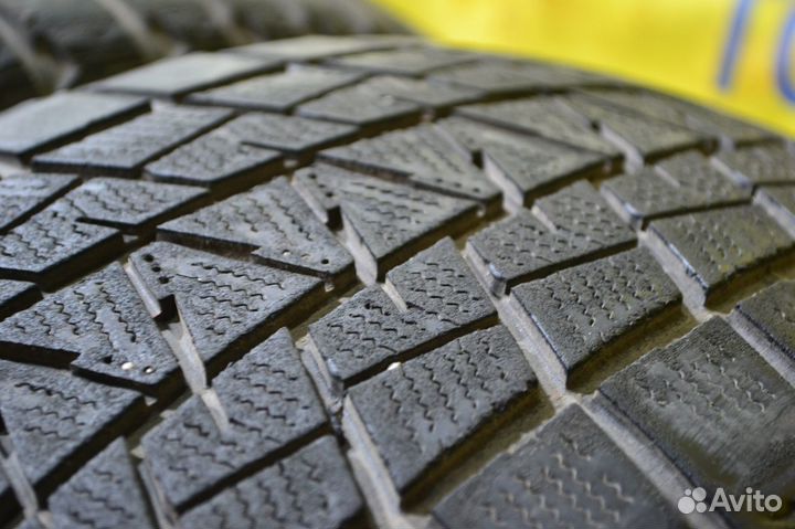 Bridgestone Blizzak DM-V1 235/55 R18