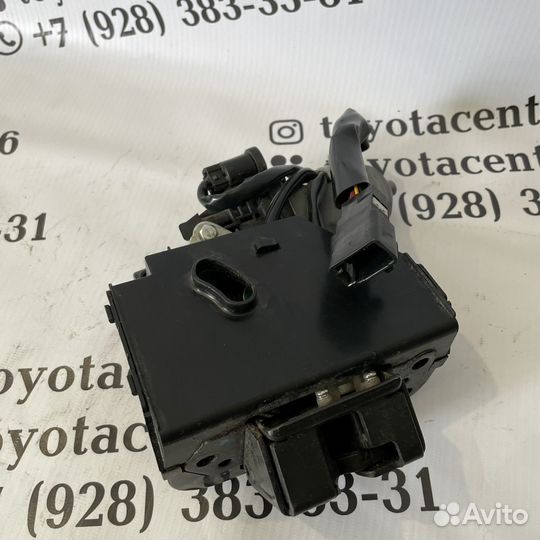 Замок крышки багажника toyota lc200