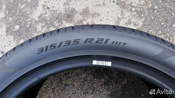 Pirelli P Zero PZ4 L.S. 315/35 R21 111Y