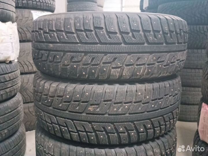 Kumho I'Zen KW22 215/60 R16