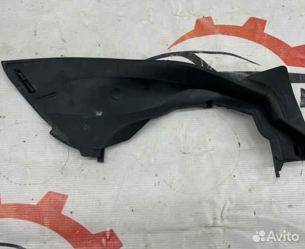 Уголок жабо правый Citroen C4 хэтчбек 5FW (EP6)