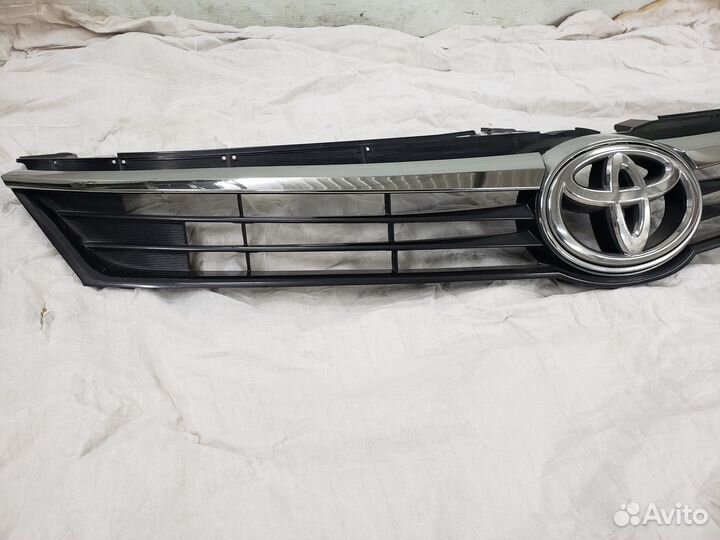 Toyota Camry V55 Решётка радиатора