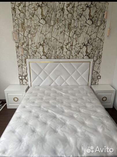 Тумба прикроватная белая