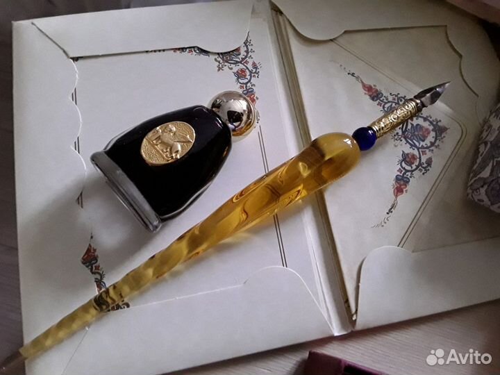 Старинное перо, сургуч и печати. Италия. Винтаж