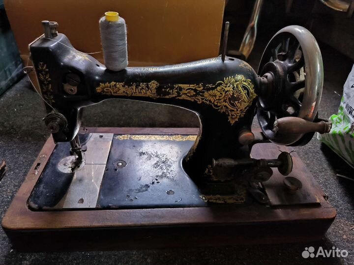 Швейная машина Singer