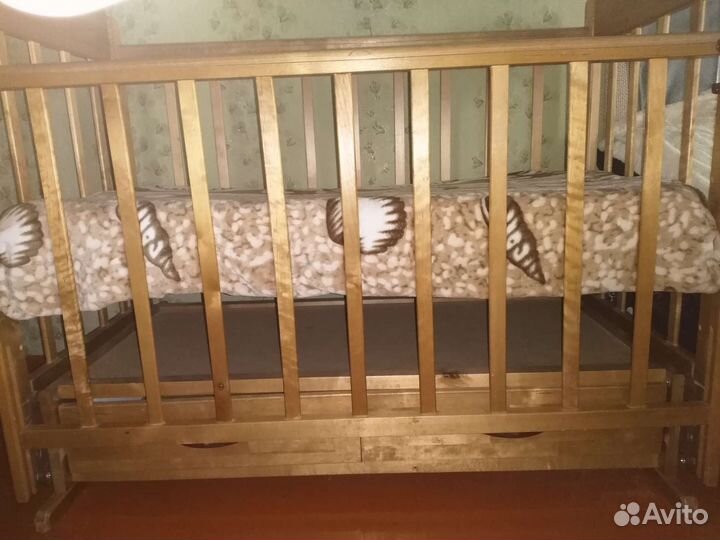 Детская кроватка
