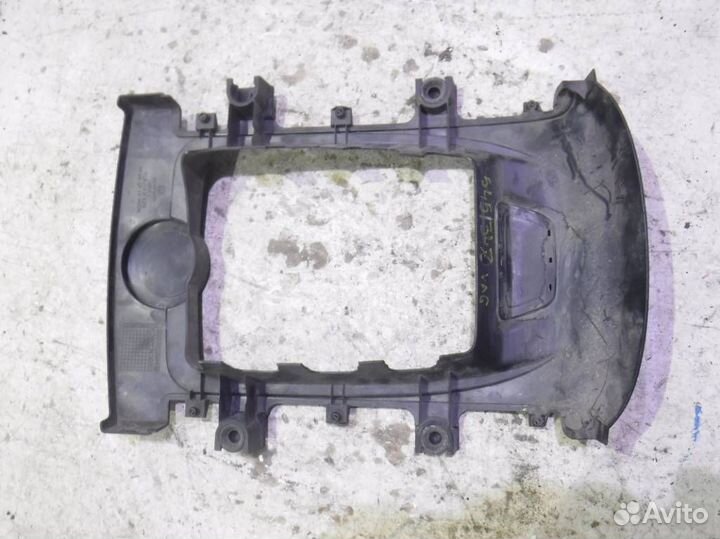 Крышка двигателя