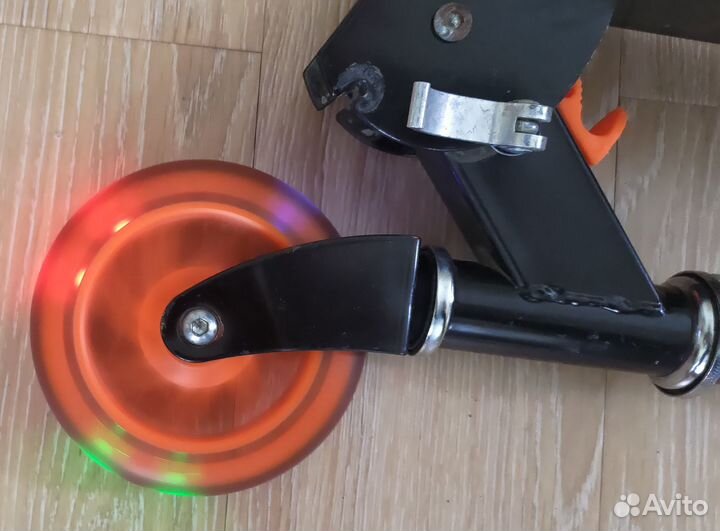 Самокат Kreiss HF-TB002 со светящимися колёсами