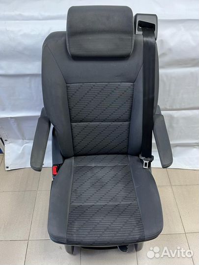 Поворотное кресло VW multivan T5/T6