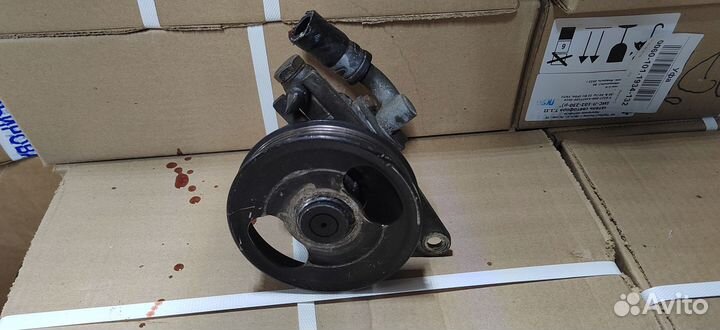 Насос гур Kia Carens