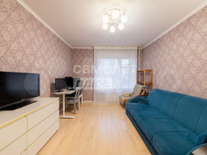 2-к. квартира, 58,8 м², 1/17 эт.