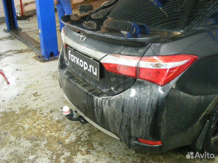 Фаркоп на Toyota Corolla