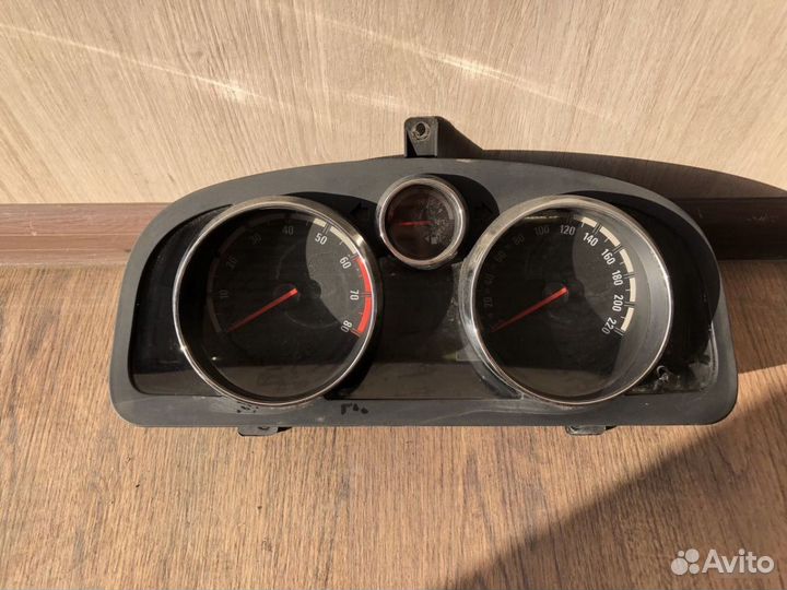 Панель приборов Opel Antara