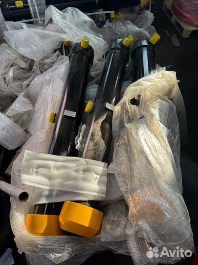 Гидроцилиндр подъема кузова