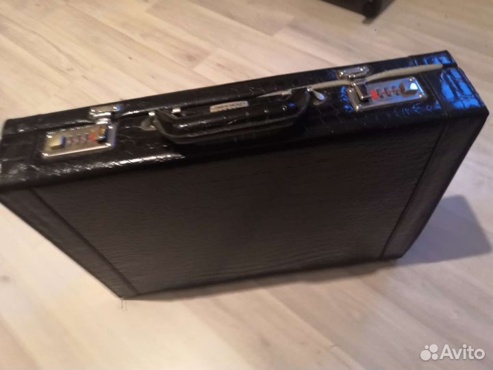 Приборы 24 шт в кейсе:пикник или другое