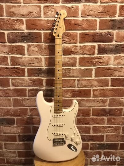 Гитара Fender Player Stratocaster MN Polar White