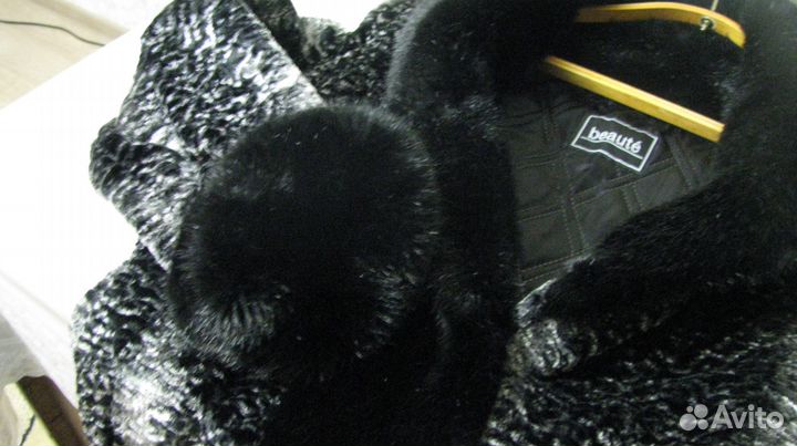 Полупальто зимнее под каракуль